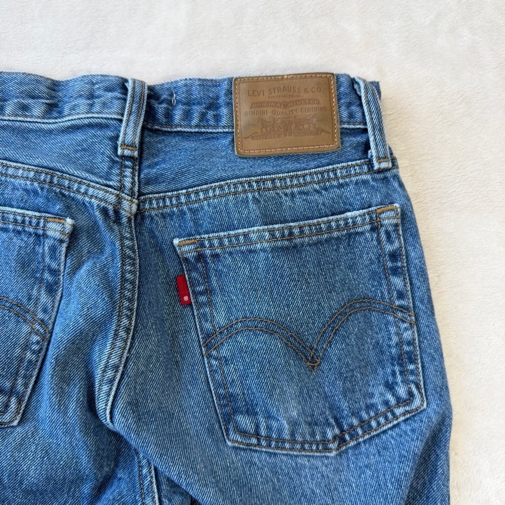 Levi's High Rise Distressed Blue Wedgie Straight Premium Jeans 24 x 28 - Picture 11 of 13